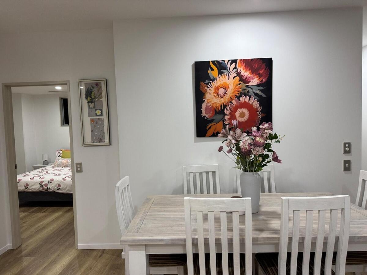 Apartment Penthouse Delight 3 Bd 2 Bth Free Carpark, Pool & Tennis Court