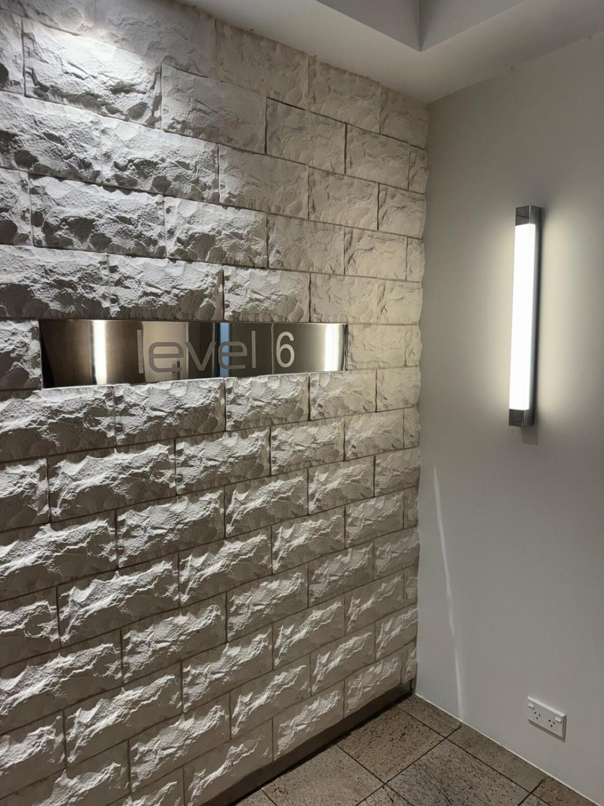 Penthouse Delight 3 Bd 2 Bth Free Carpark, Pool & Tennis Court * Auckland