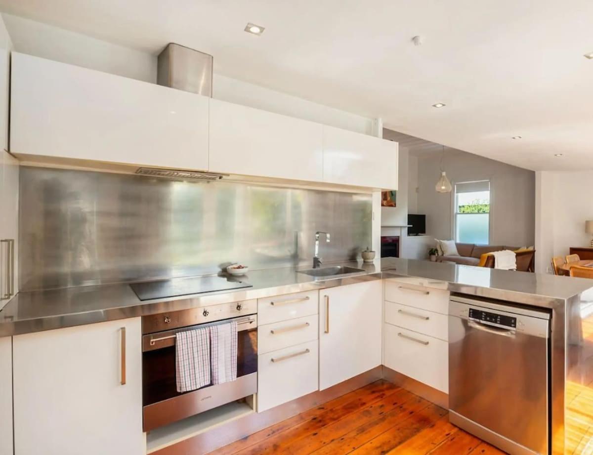 Garden Walk To Kingsland And Eden Park Holiday home *