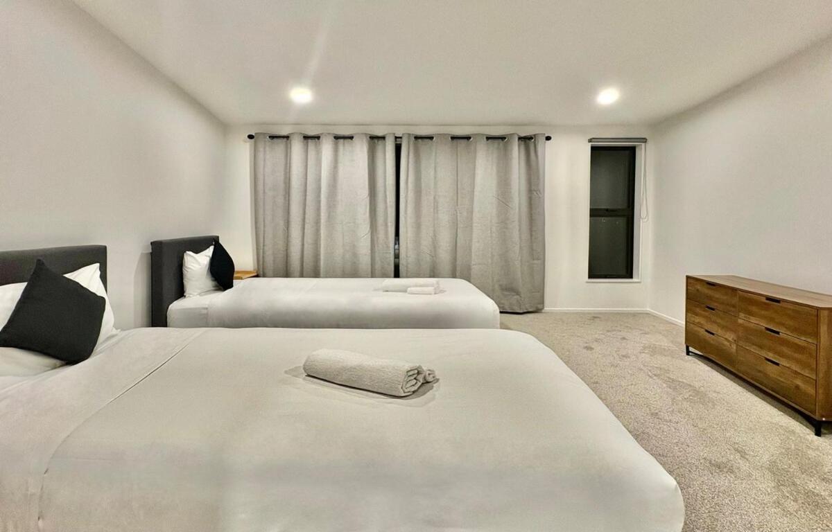 Villa Modern Brand New Luxury Retreat In Papatoetoe