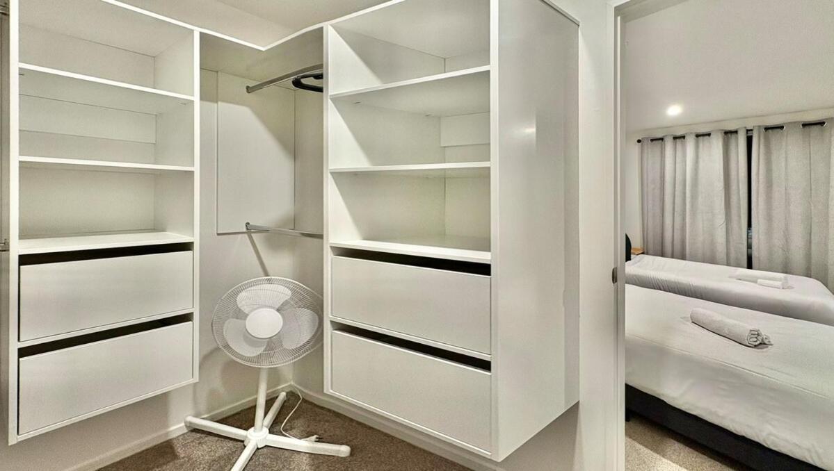 Villa Modern Brand New Luxury Retreat In Papatoetoe *