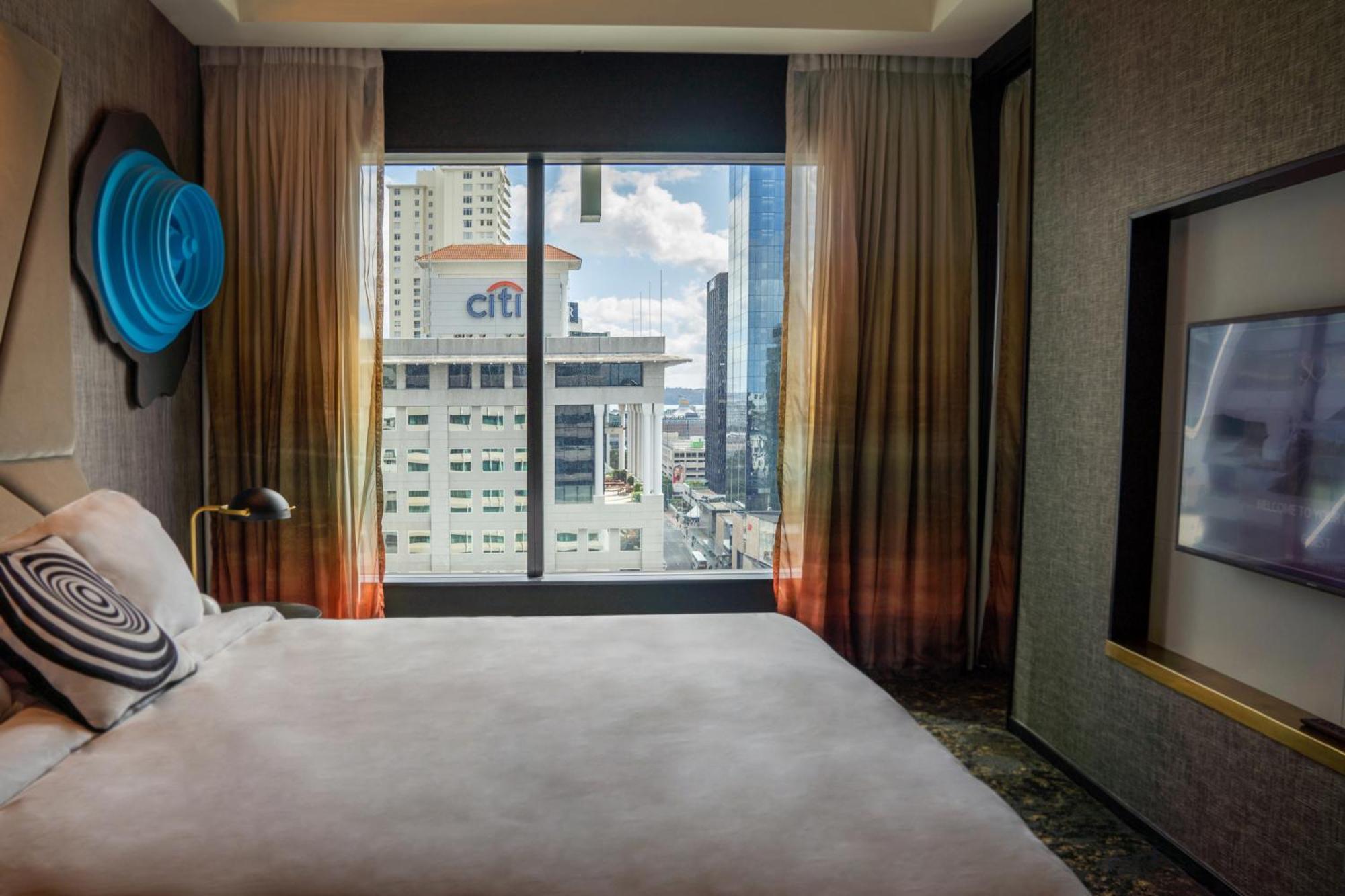 So/ Hotel 5*