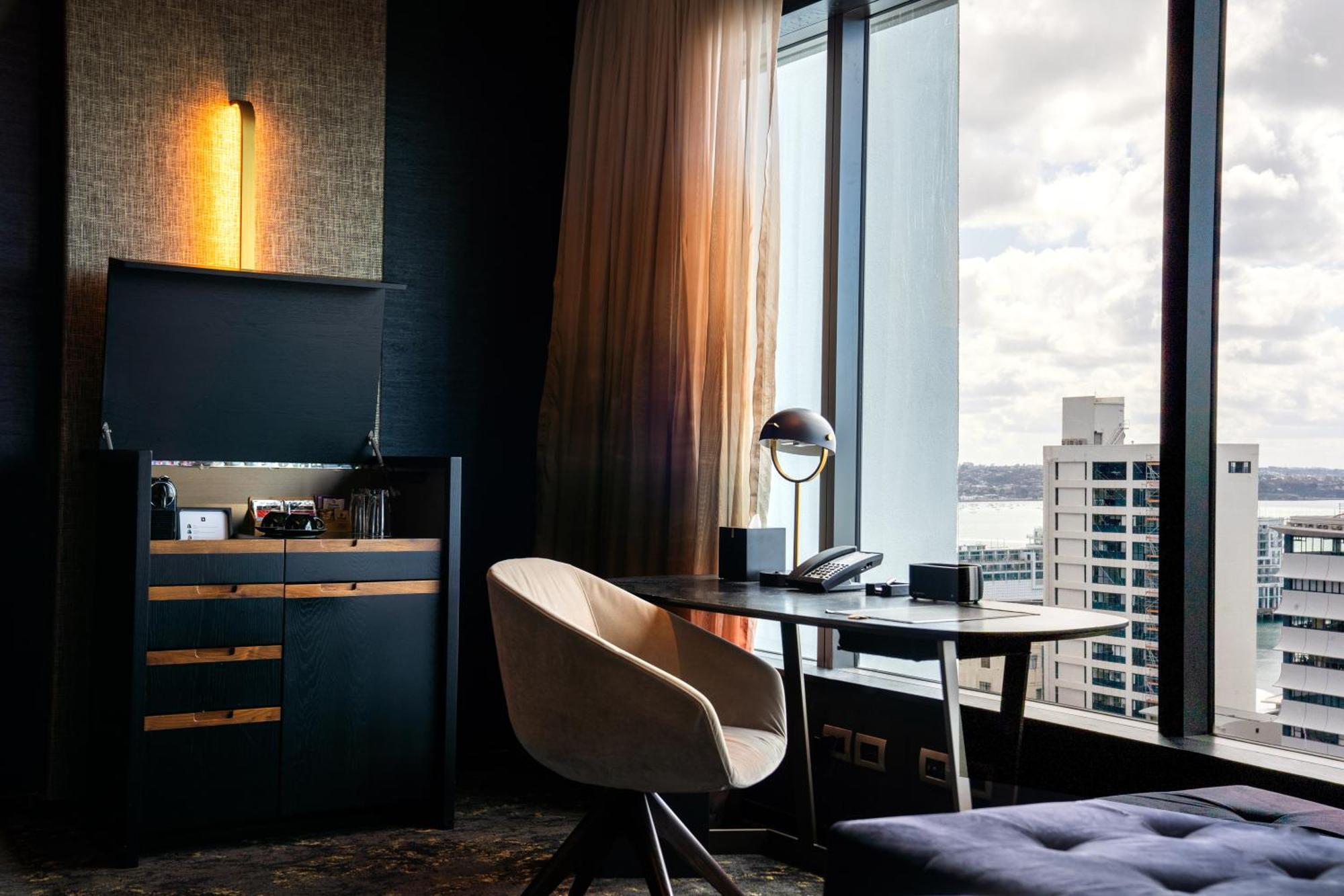 Hotel So/