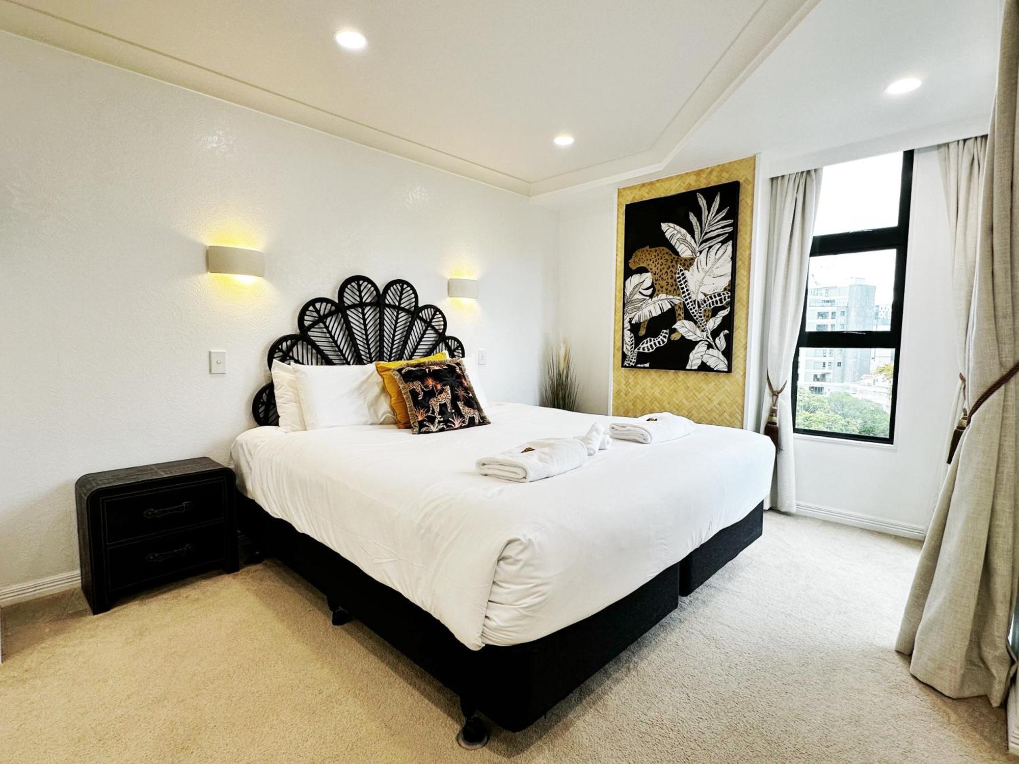 Apartment Spacious Park Views With Spa, Pool, Gym, Netflix