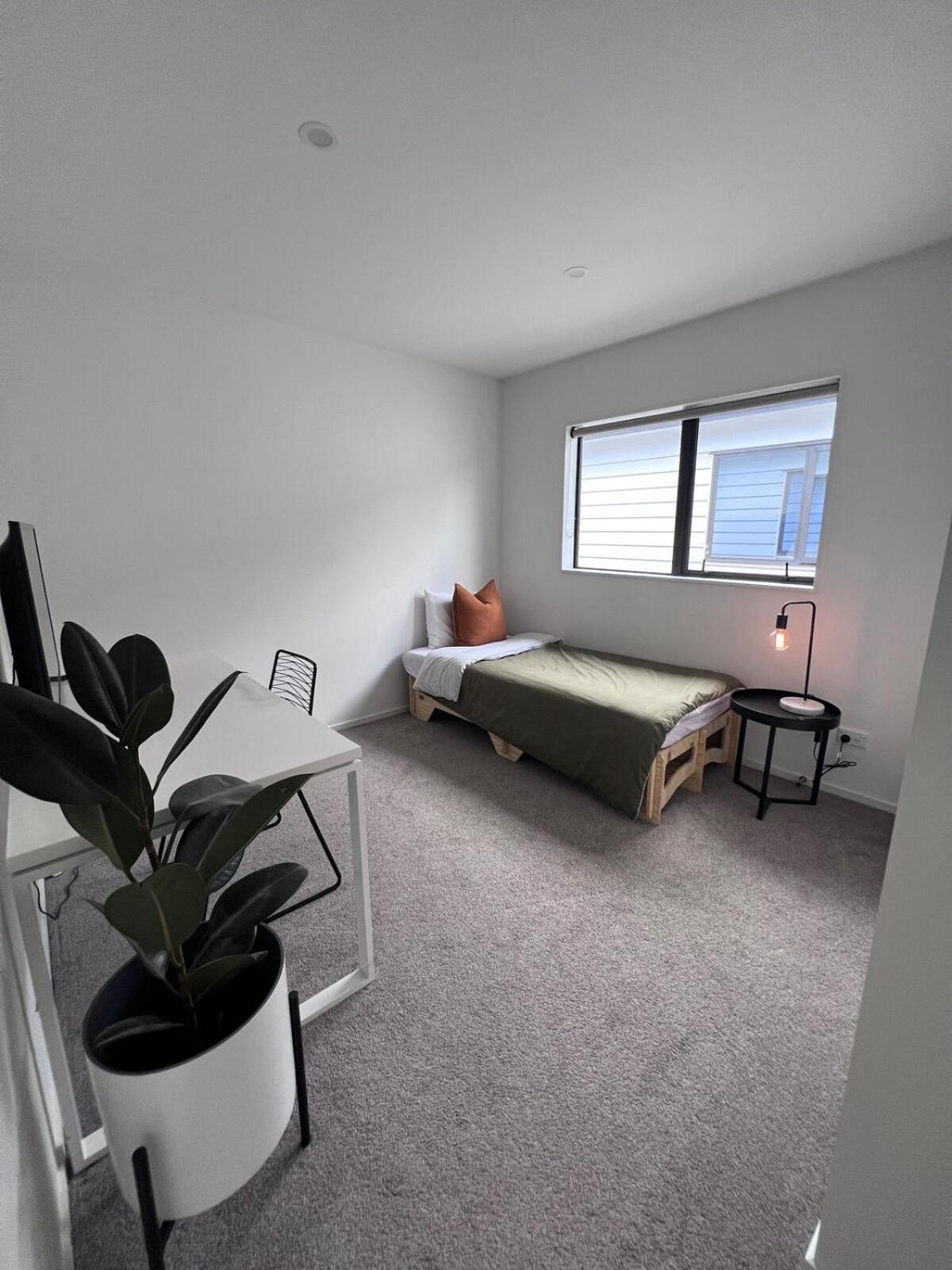 Holiday home Spacious And Modern - 12 Minute Drive From Cbd! Auckland
