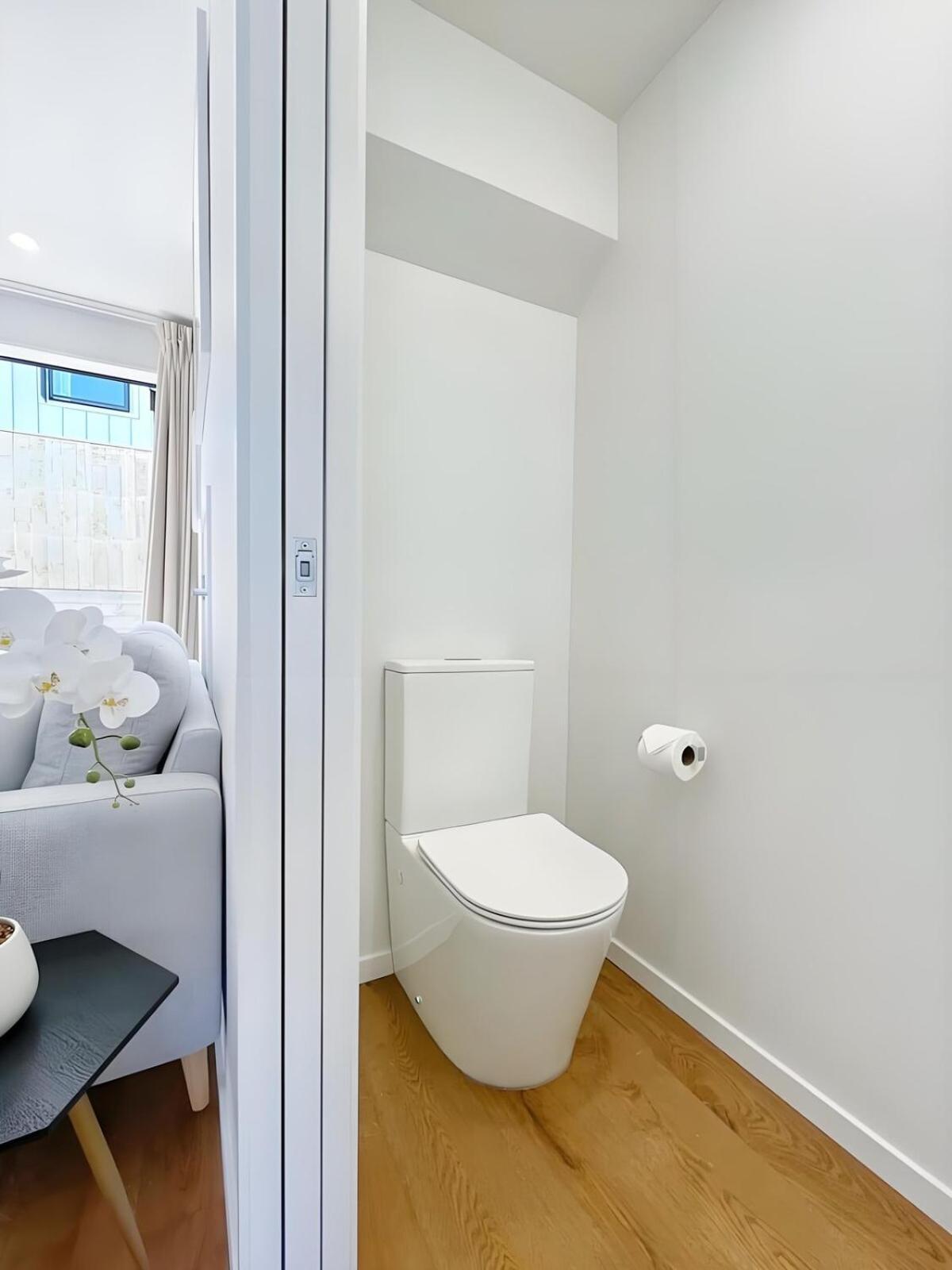 2br Townhouse With Air Con Courtyard And Parking Holiday home