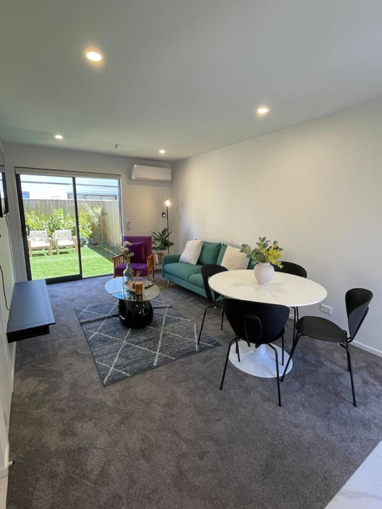 Well-furnished Stunner Auckland