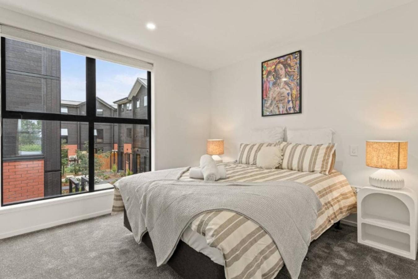 Warm And Bright 2 Bed Townhouse Holiday home Auckland