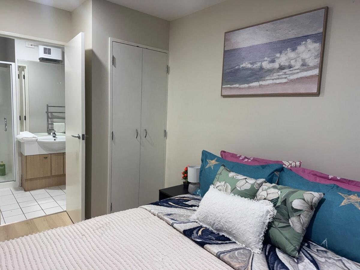 Apartment Luxury Penthouse 2 Bd 2 Bth 2 Carparks Pool Auckland
