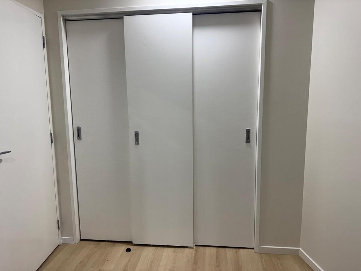 Luxury Penthouse 2 Bd 2 Bth 2 Carparks Pool Apartment