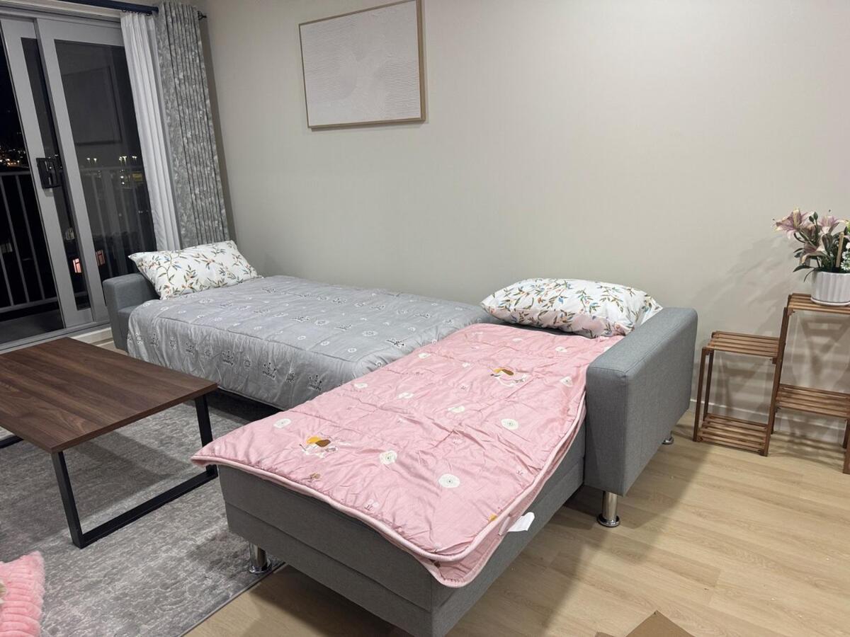 Apartment Luxury Penthouse 2 Bd 2 Bth 2 Carparks Pool *