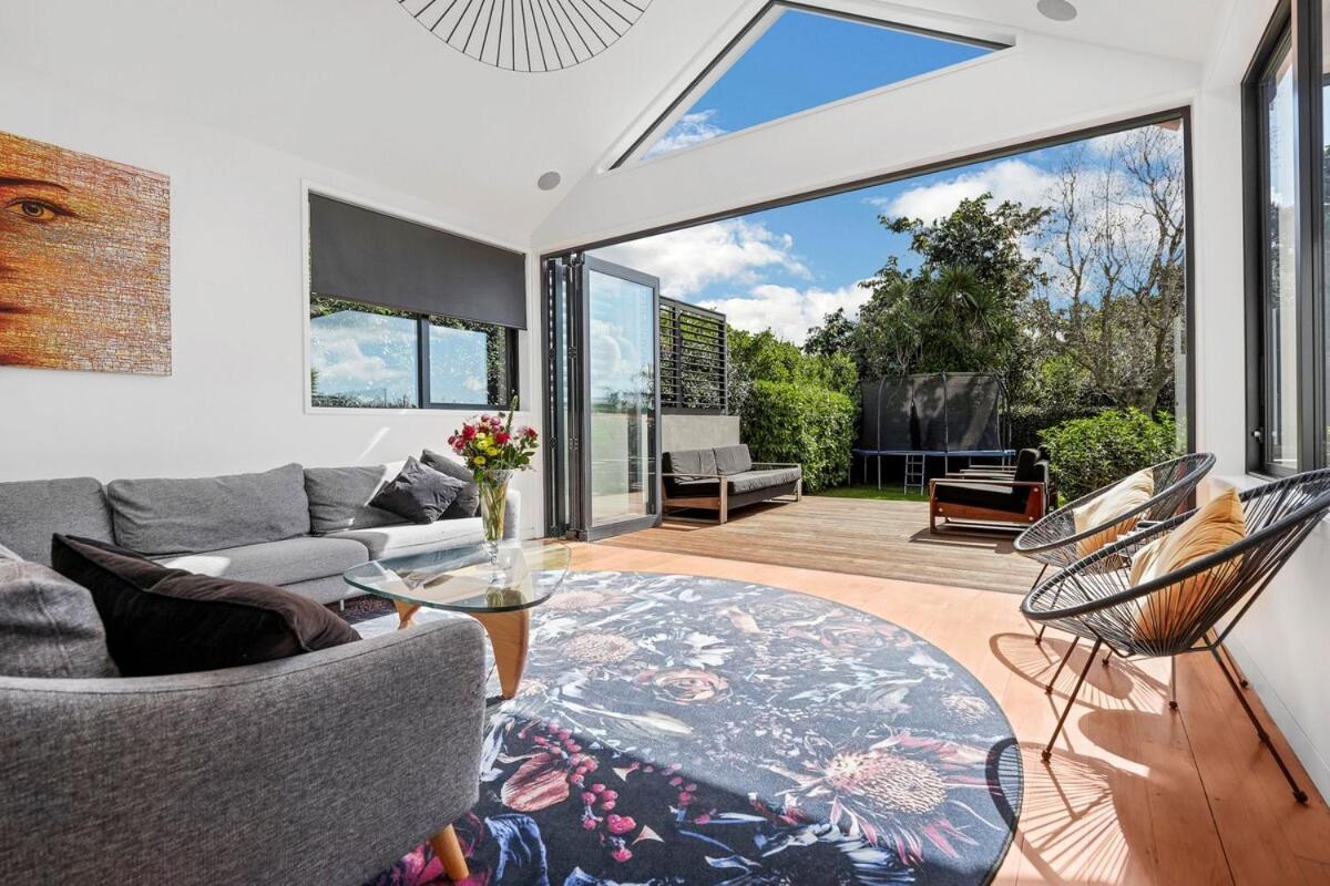 Villa Architectural Gem In Grey Lynn *