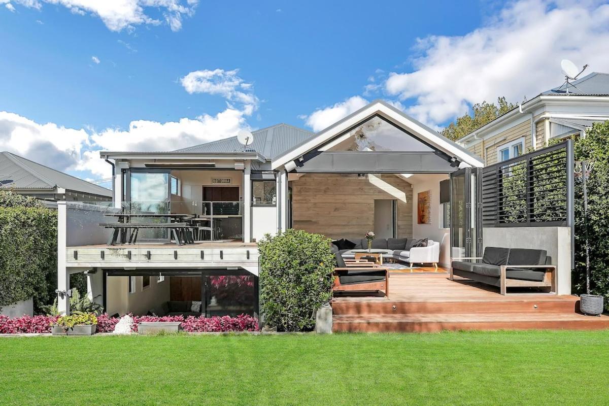 Architectural Gem In Grey Lynn *