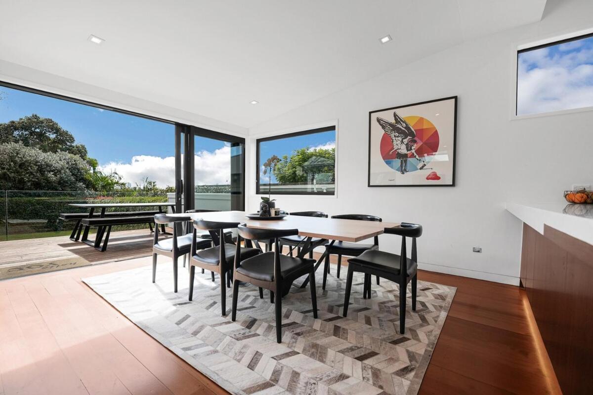 Villa Architectural Gem In Grey Lynn *