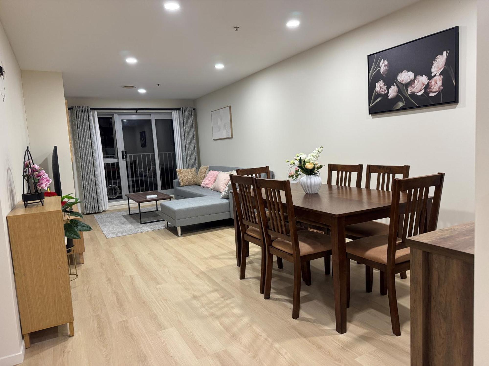 Apartment Luxury Penthouse 2 Bd 2 Bth 2 Carparks Pool