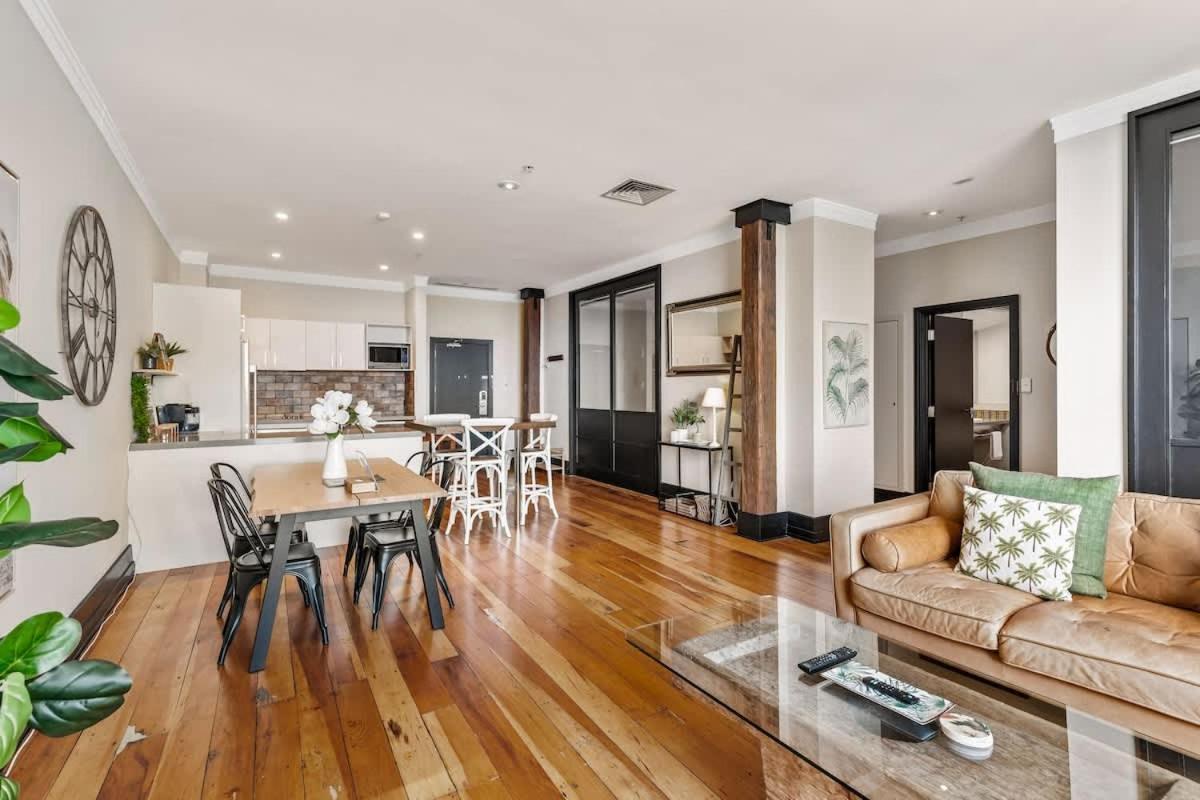Apartment Spacious 2br In Cbd Pool Gym Parking