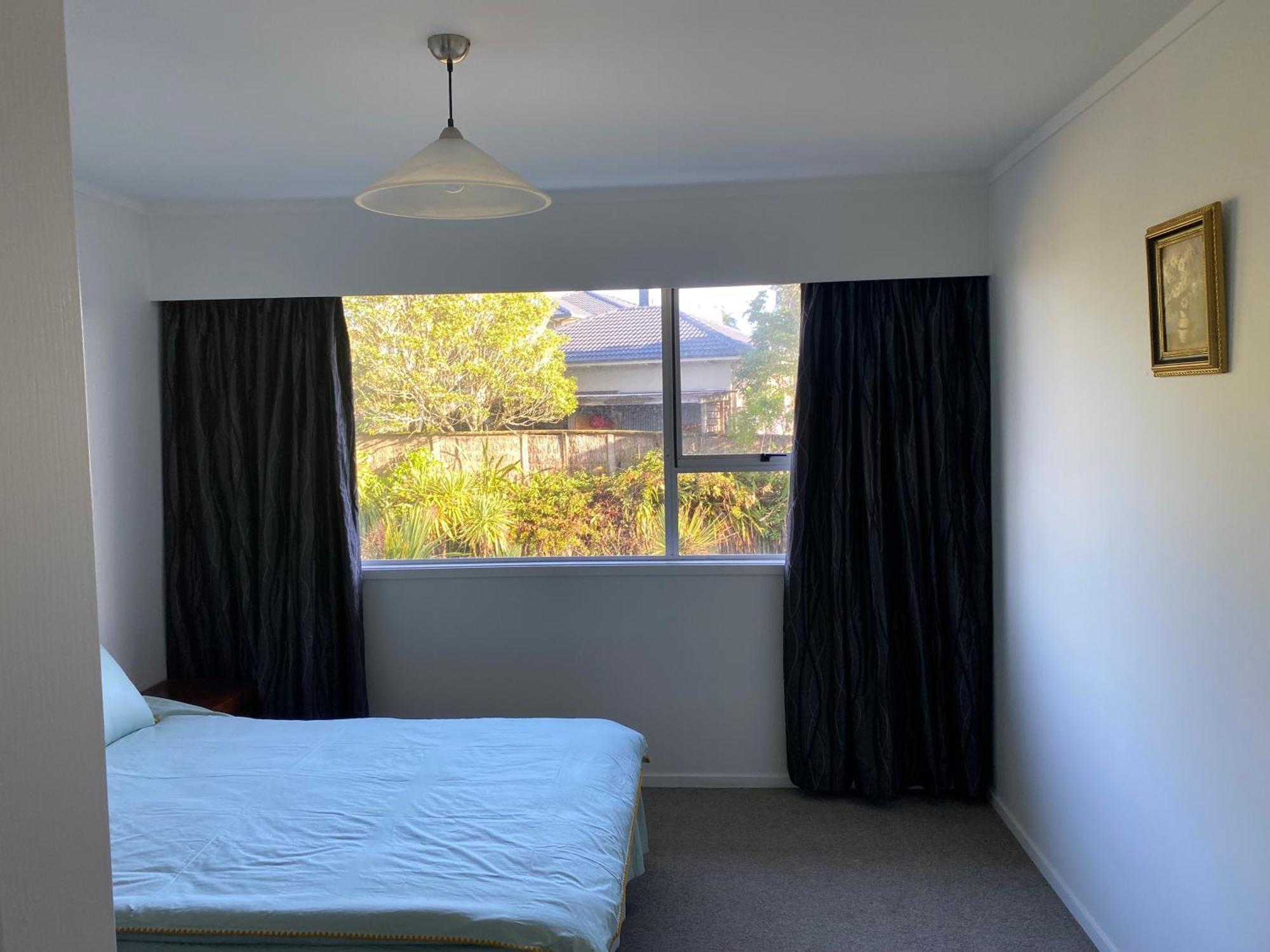 Spacious Sunny Homestay *