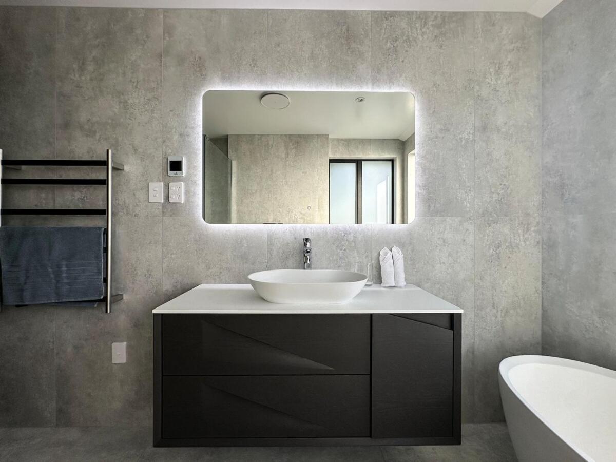 Brand-new Luxury 5 Bedroom House In Epsom * Auckland