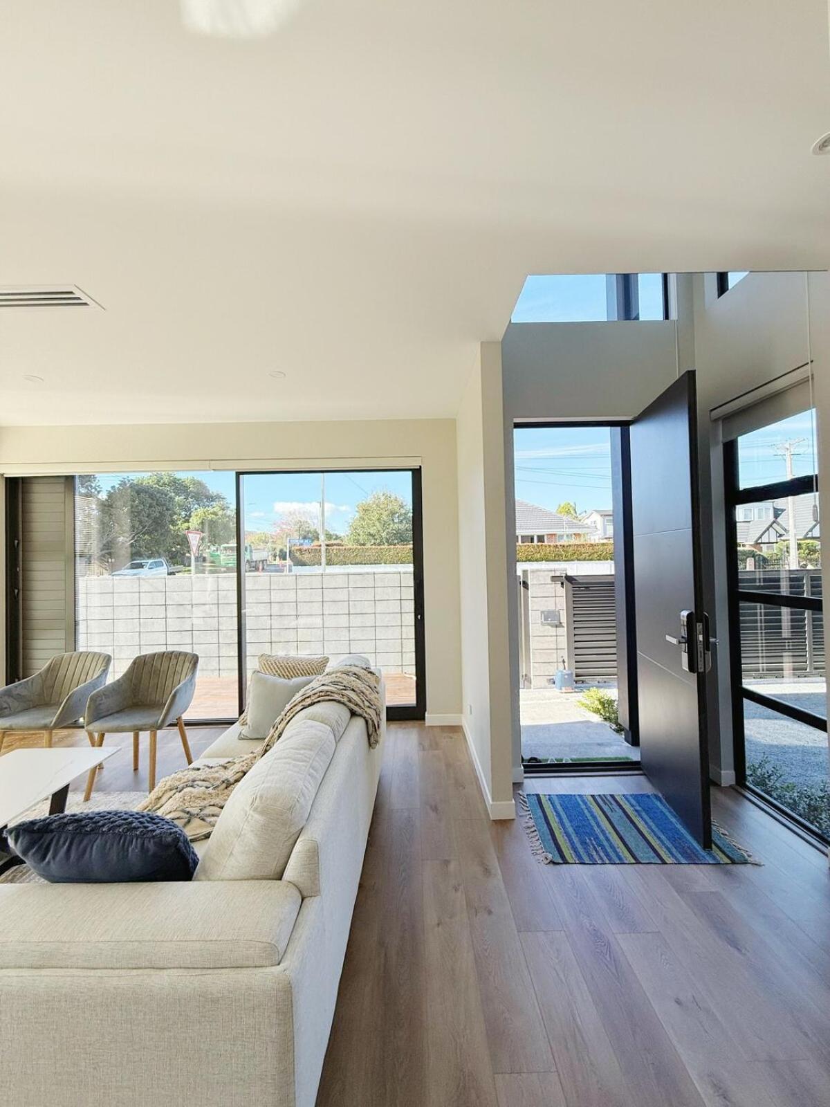 Brand-new Luxury 5 Bedroom House In Epsom *