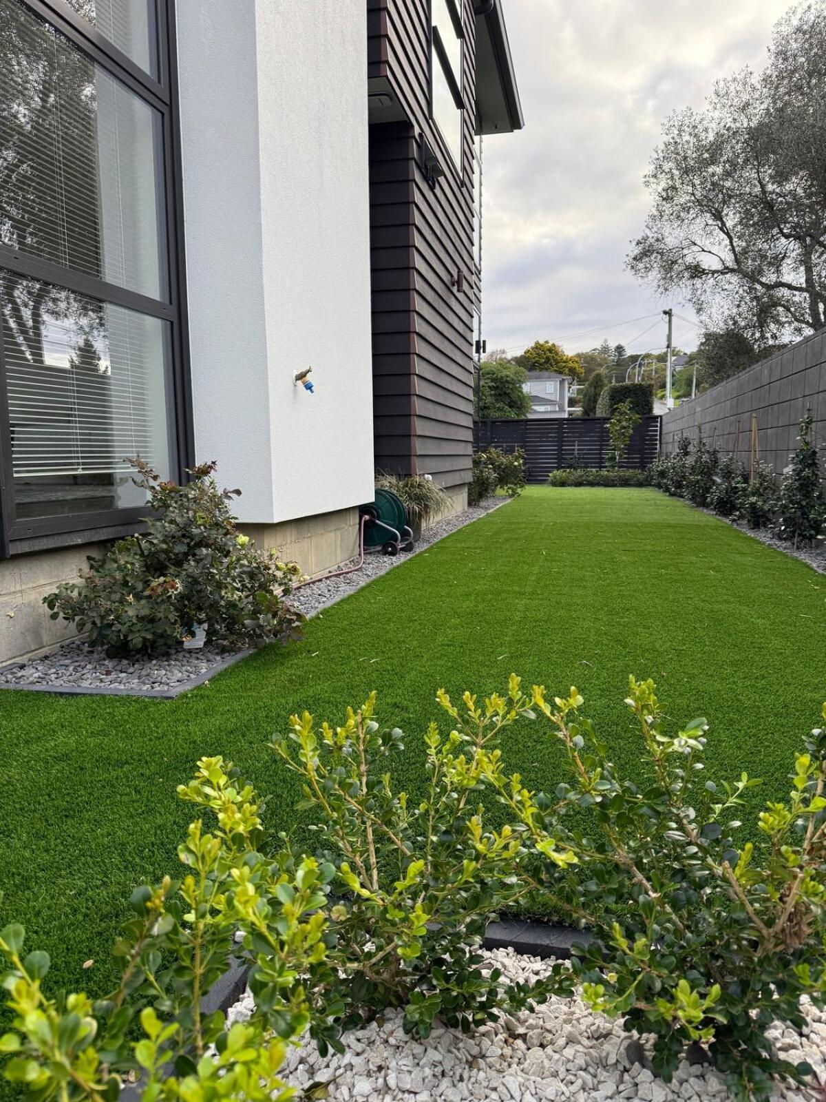 Brand-new Luxury 5 Bedroom House In Epsom *