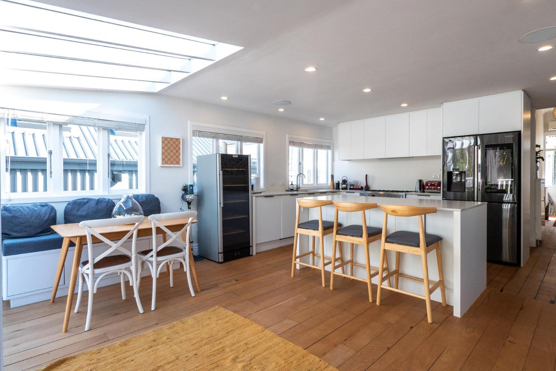 Charming Nestled Away In The Centre Apartment *