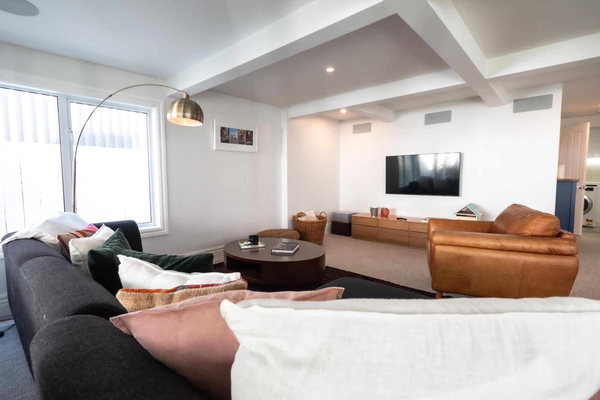 Charming Nestled Away In The Centre Apartment *