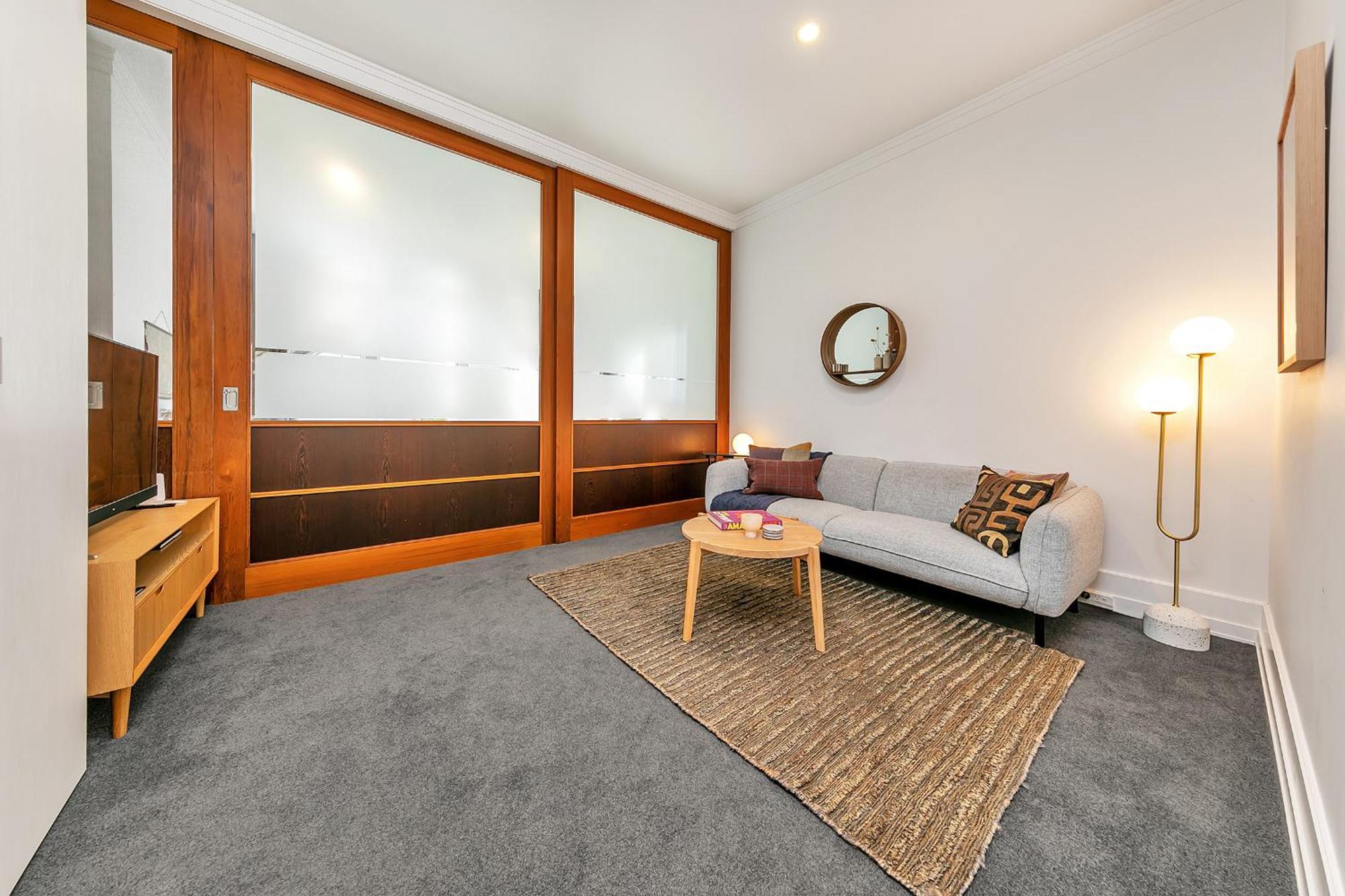 Apartment Stylish Retreat With Views In Cbd *