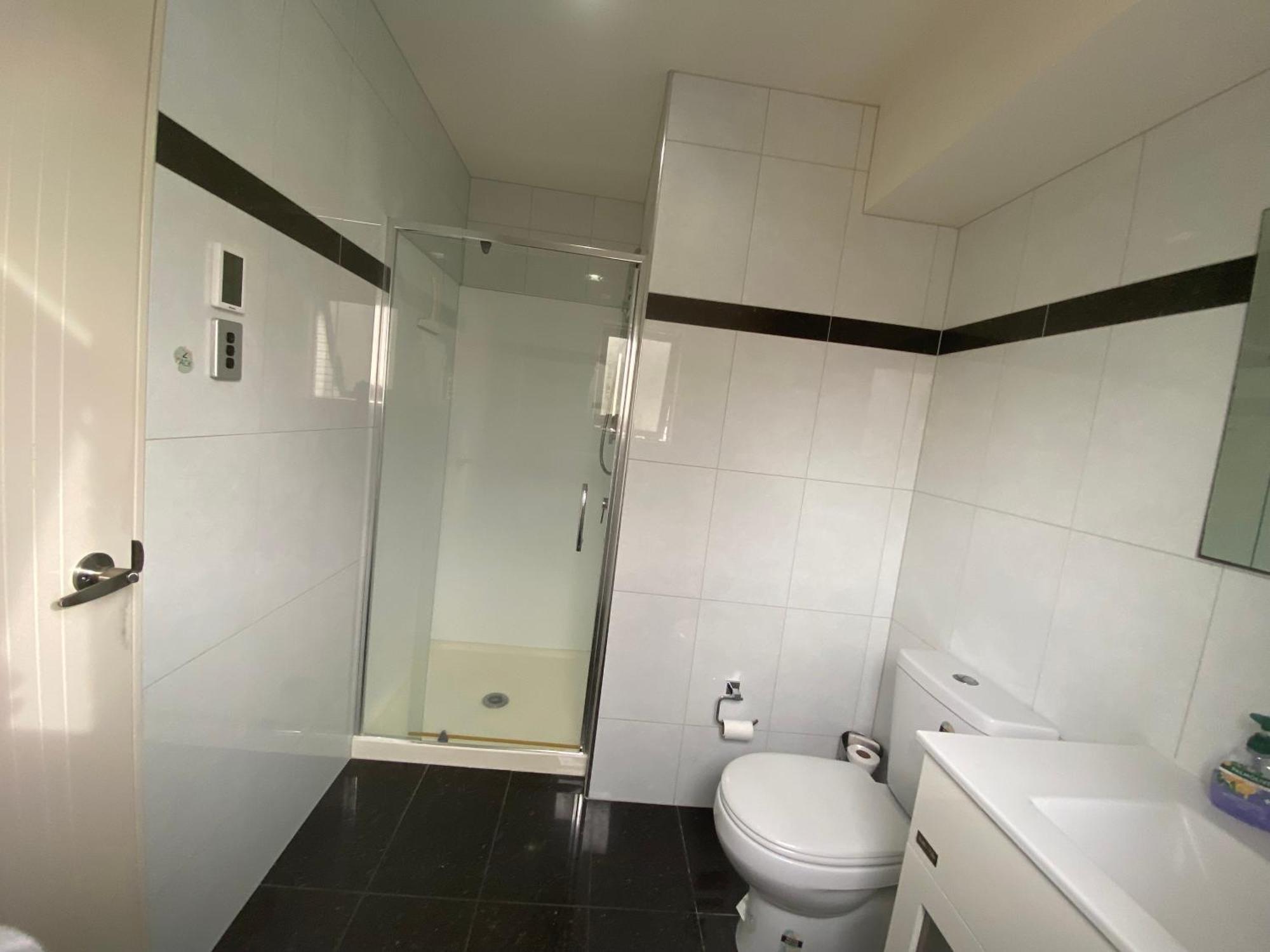 Self Contained In Hillsborough Auckland