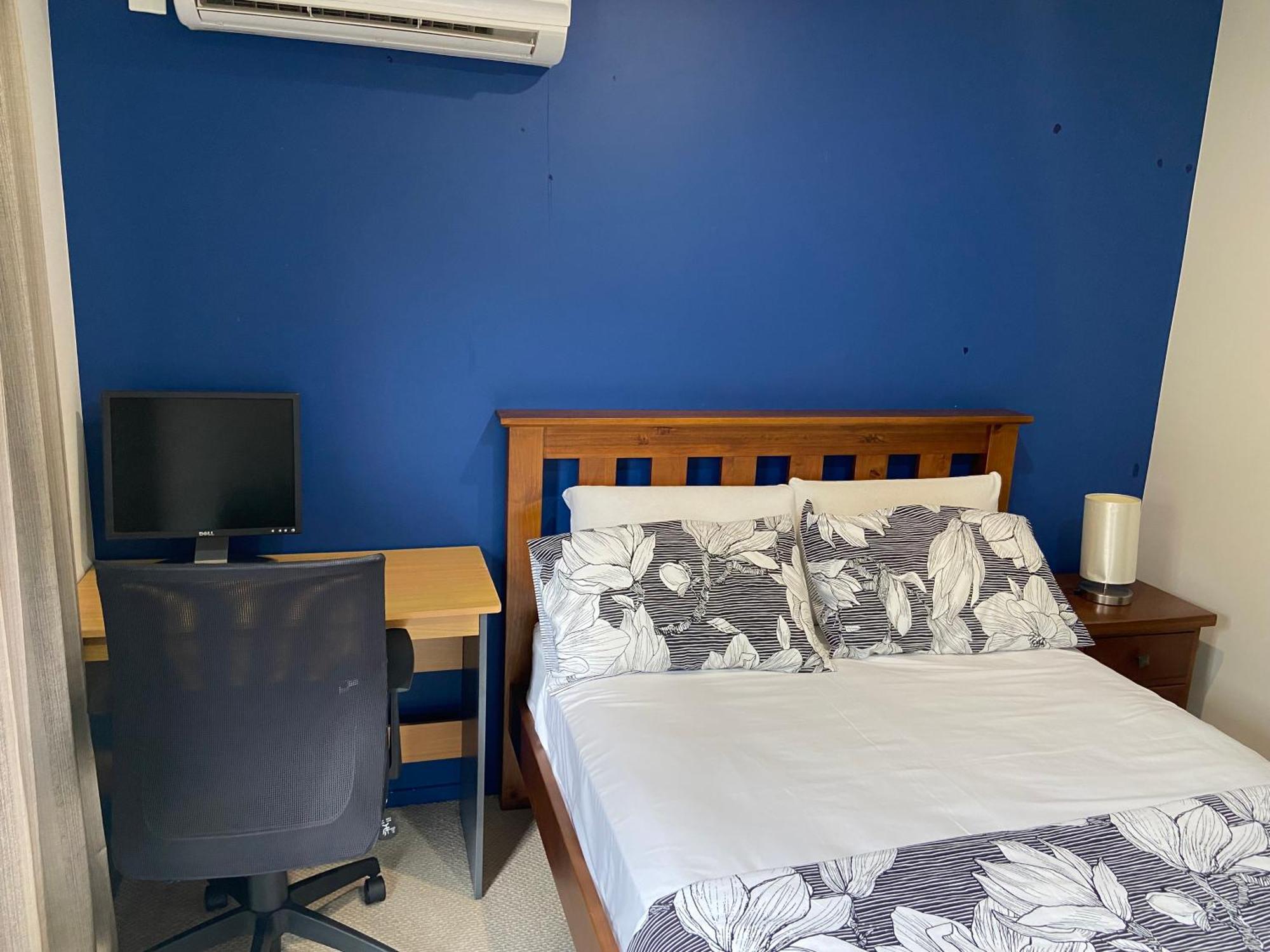 Self Contained In Hillsborough Guest house *