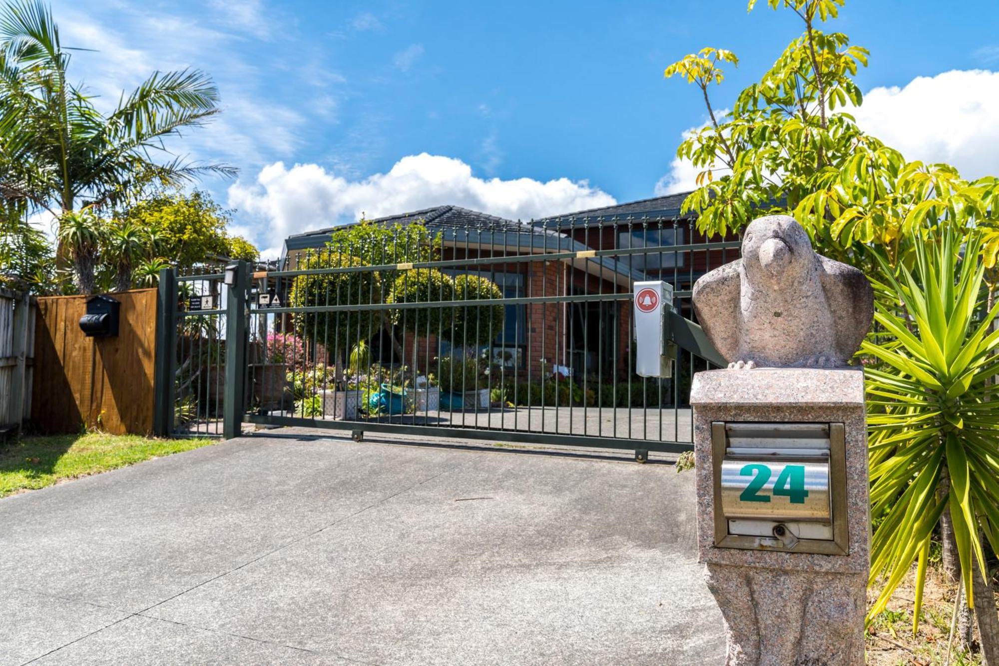 Elevated Family Sized Guest-house With Beautiful Views * Auckland
