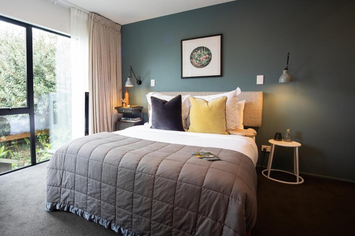 Romantic Retreat, Hot Tub, Glasshouse, Ensuite Apartment Auckland