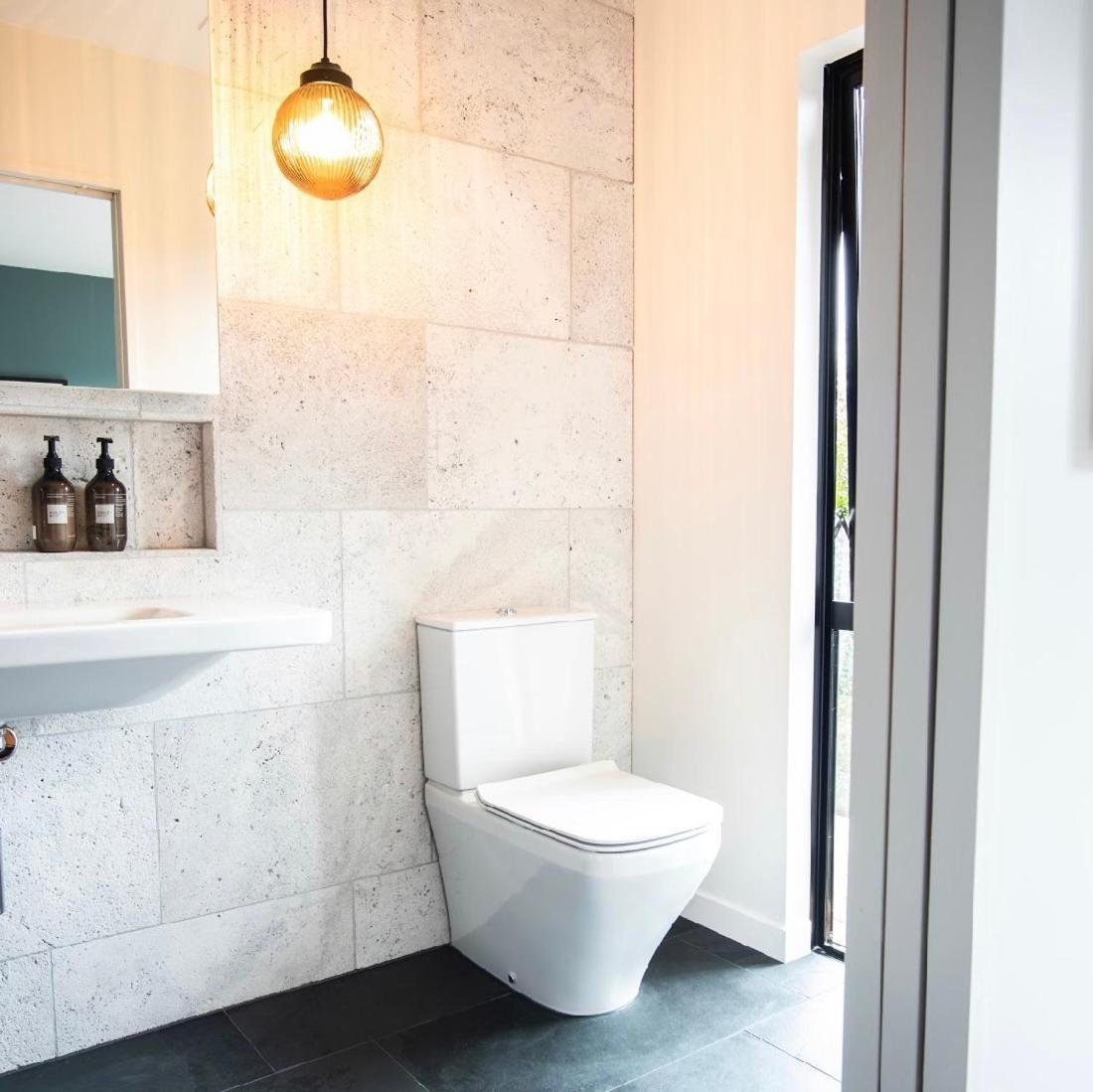 Romantic Retreat, Hot Tub, Glasshouse, Ensuite