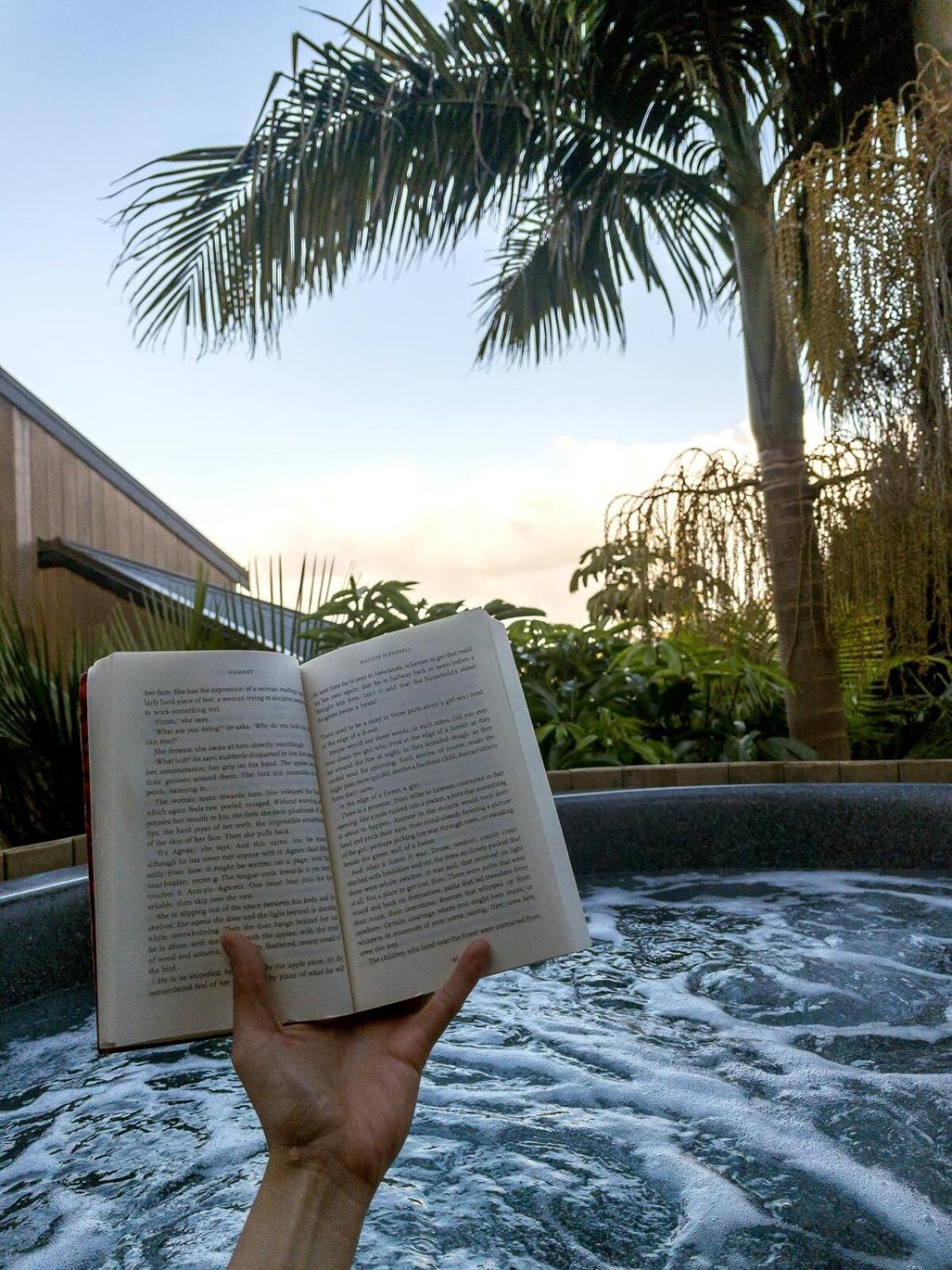 Romantic Retreat, Hot Tub, Glasshouse, Ensuite