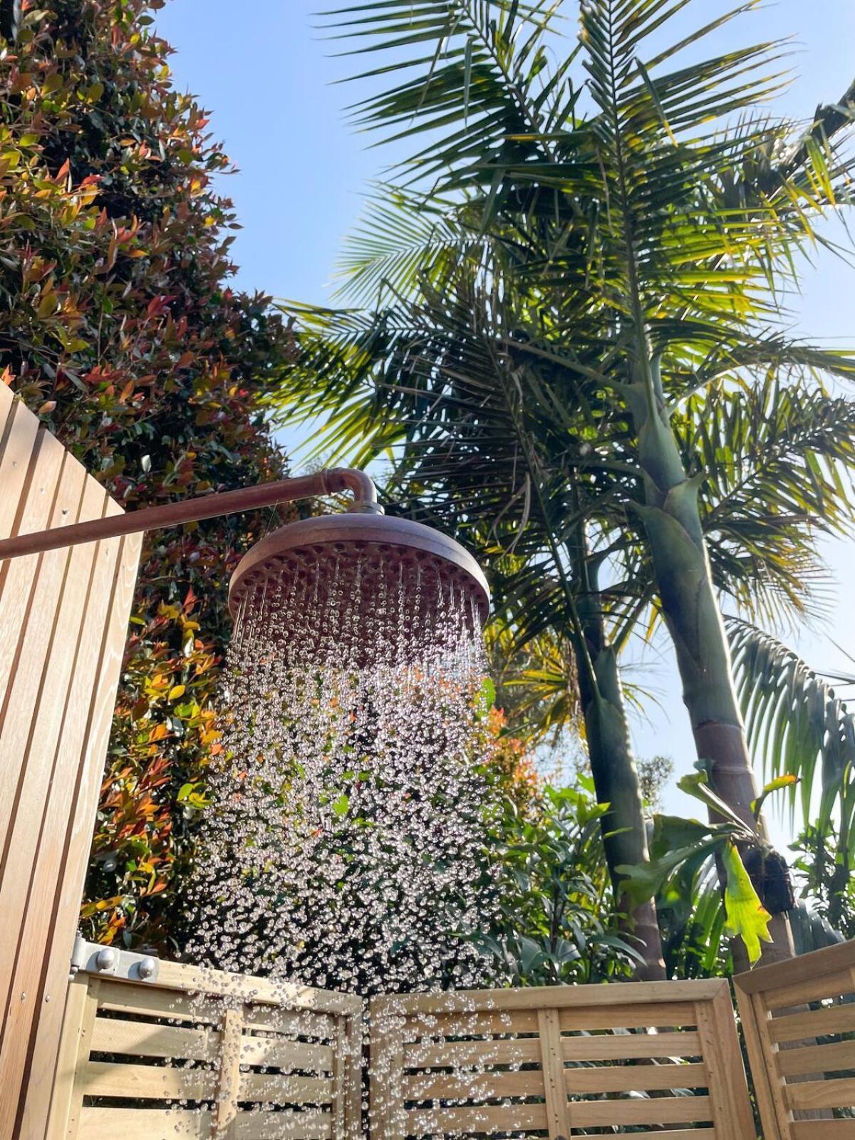 Romantic Retreat, Hot Tub, Glasshouse, Ensuite Apartment