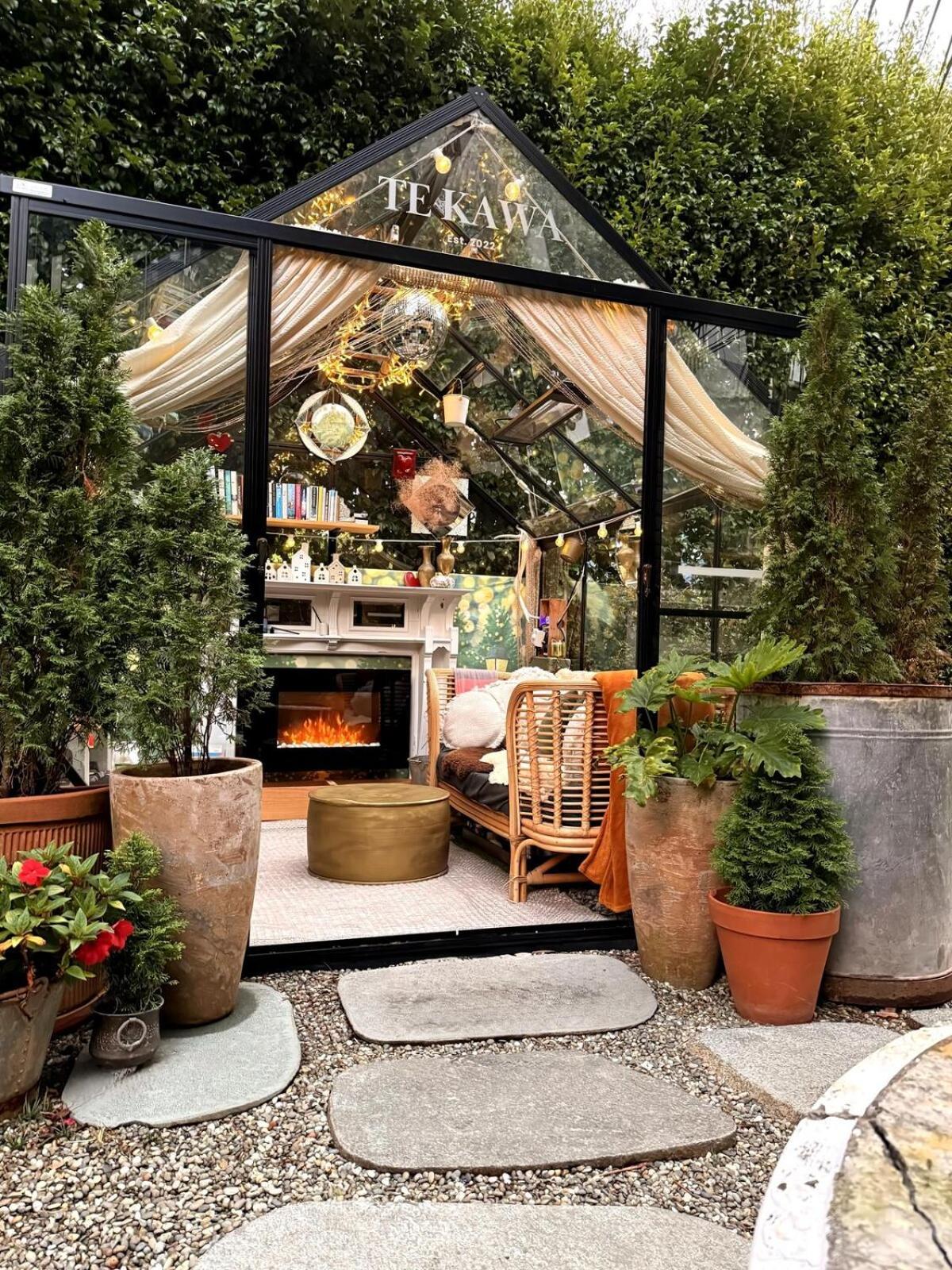 Romantic Retreat, Hot Tub, Glasshouse, Ensuite Auckland