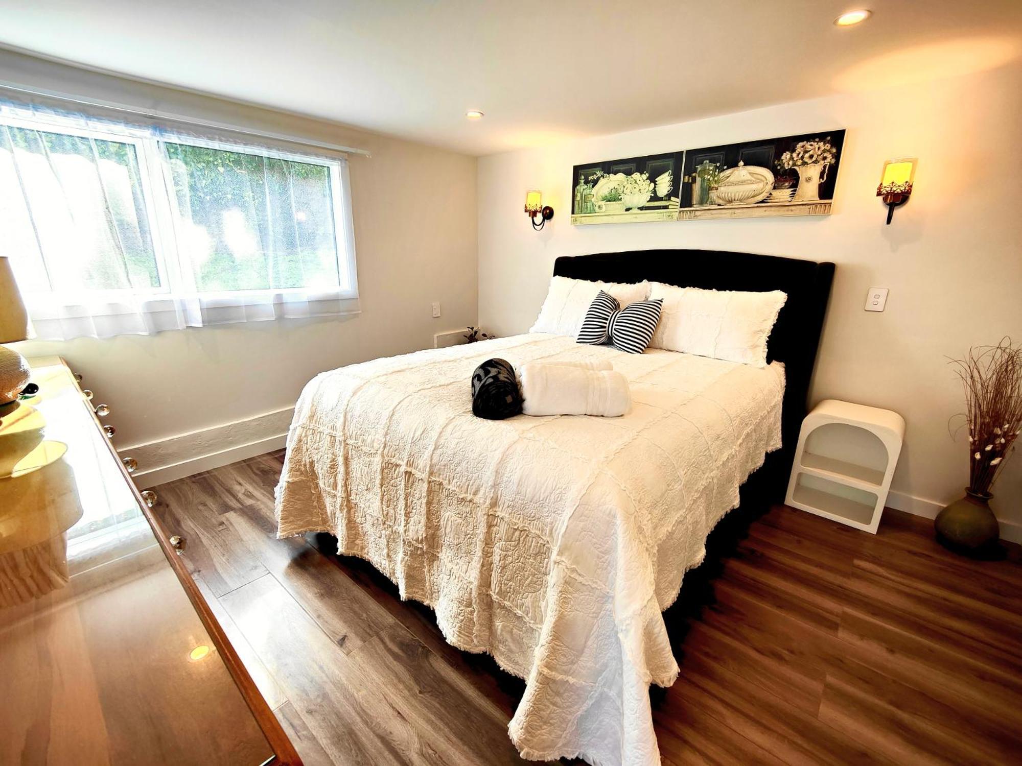 Guest house Boutique - New Reno - Kitchenette-bathroom-washer&dryer