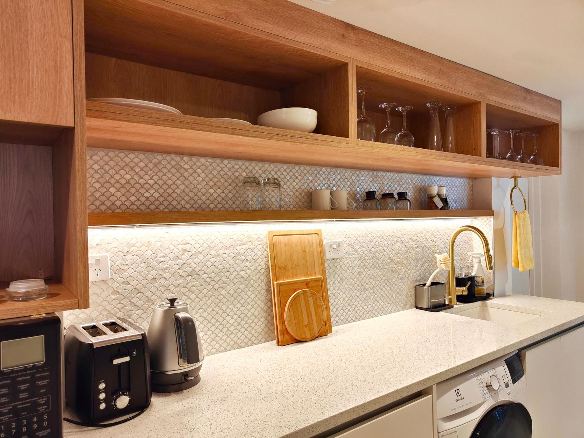 Boutique - New Reno - Kitchenette-bathroom-washer&dryer Guest house