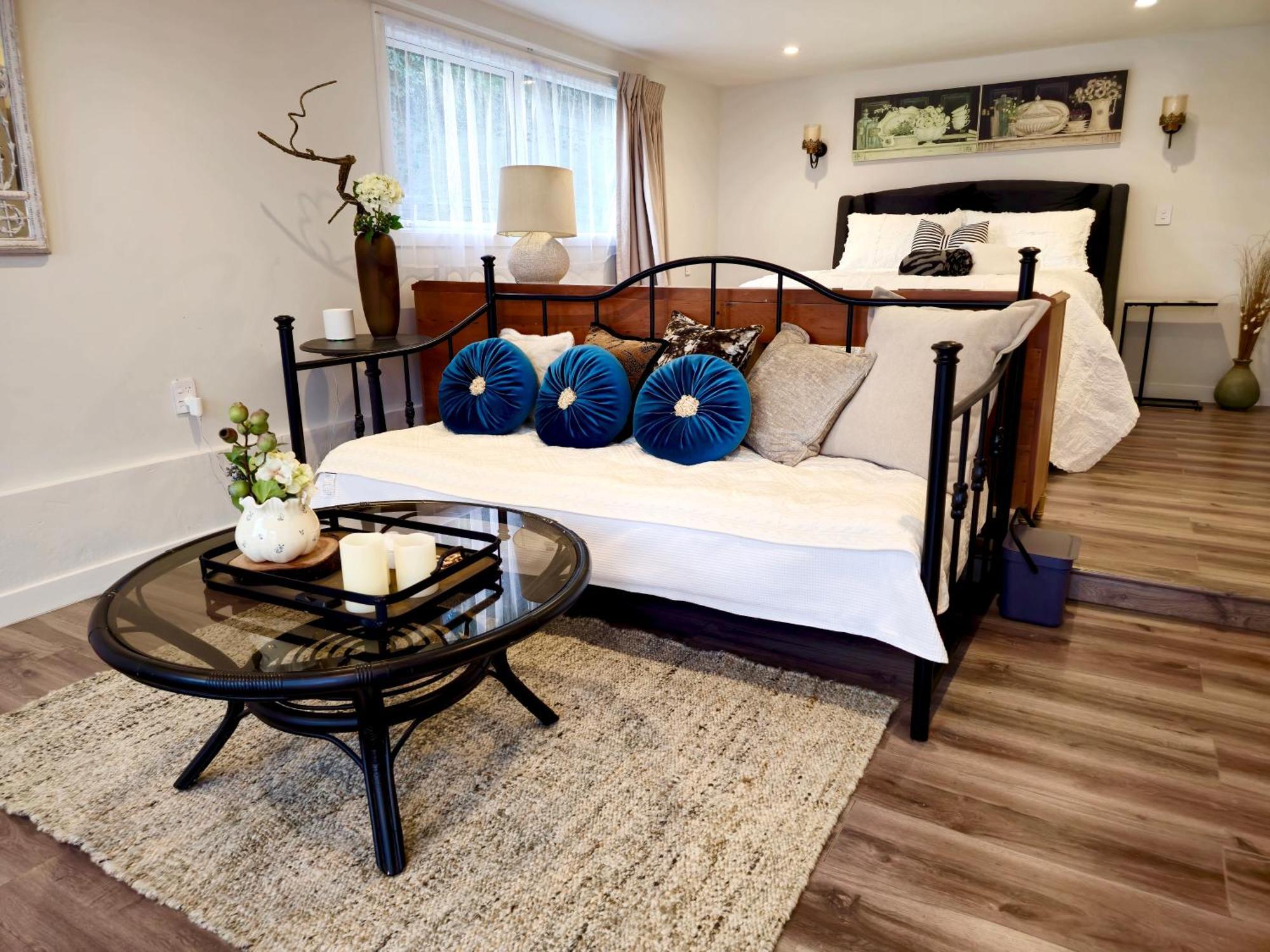 Guest house Boutique - New Reno - Kitchenette-bathroom-washer&dryer *