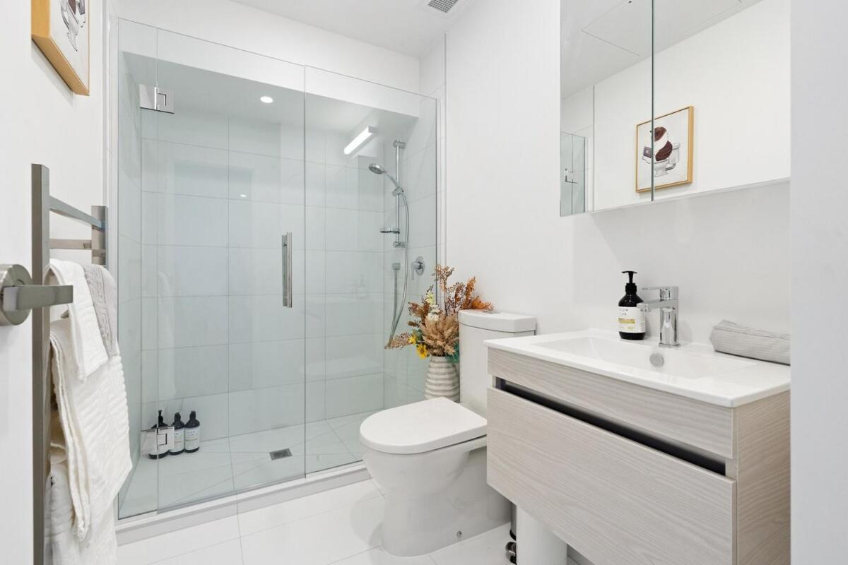 Brand New 2br Retreat Sea View Free Parking Auckland