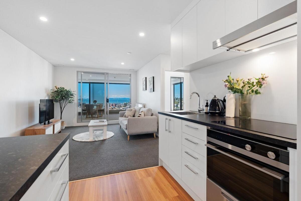 Brand New 2br Retreat Sea View Free Parking Apartment *