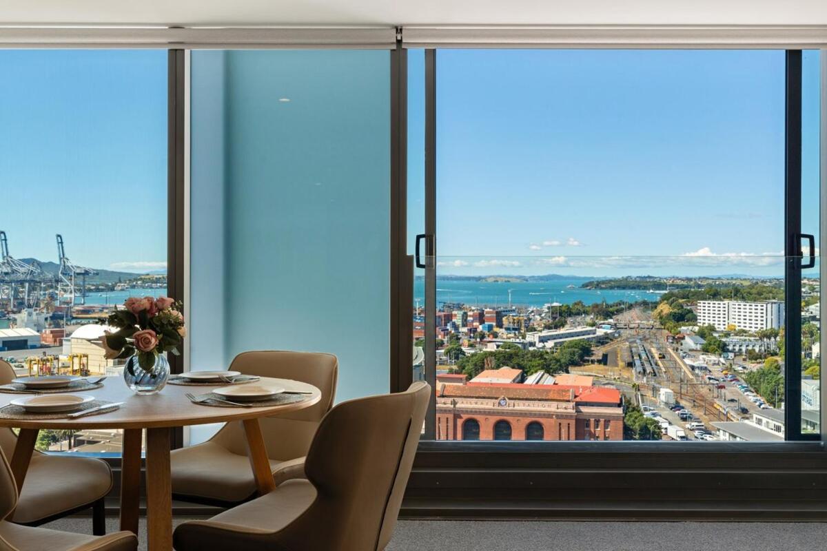 Apartment Brand New 2br Retreat Sea View Free Parking