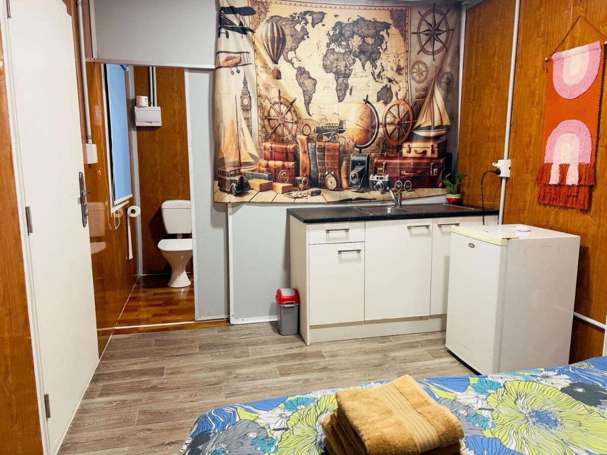 Ensuite Container For 2 Apartment *