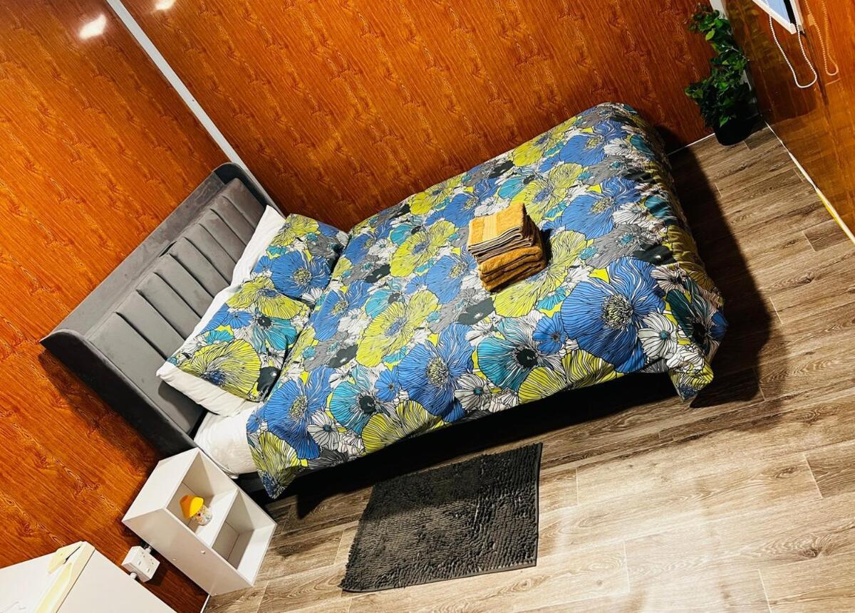 Apartment Ensuite Container For 2 *