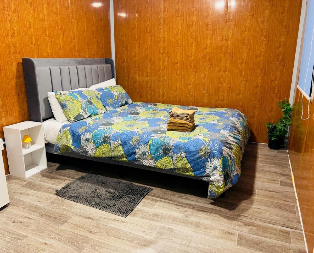 Ensuite Container For 2 Apartment Auckland