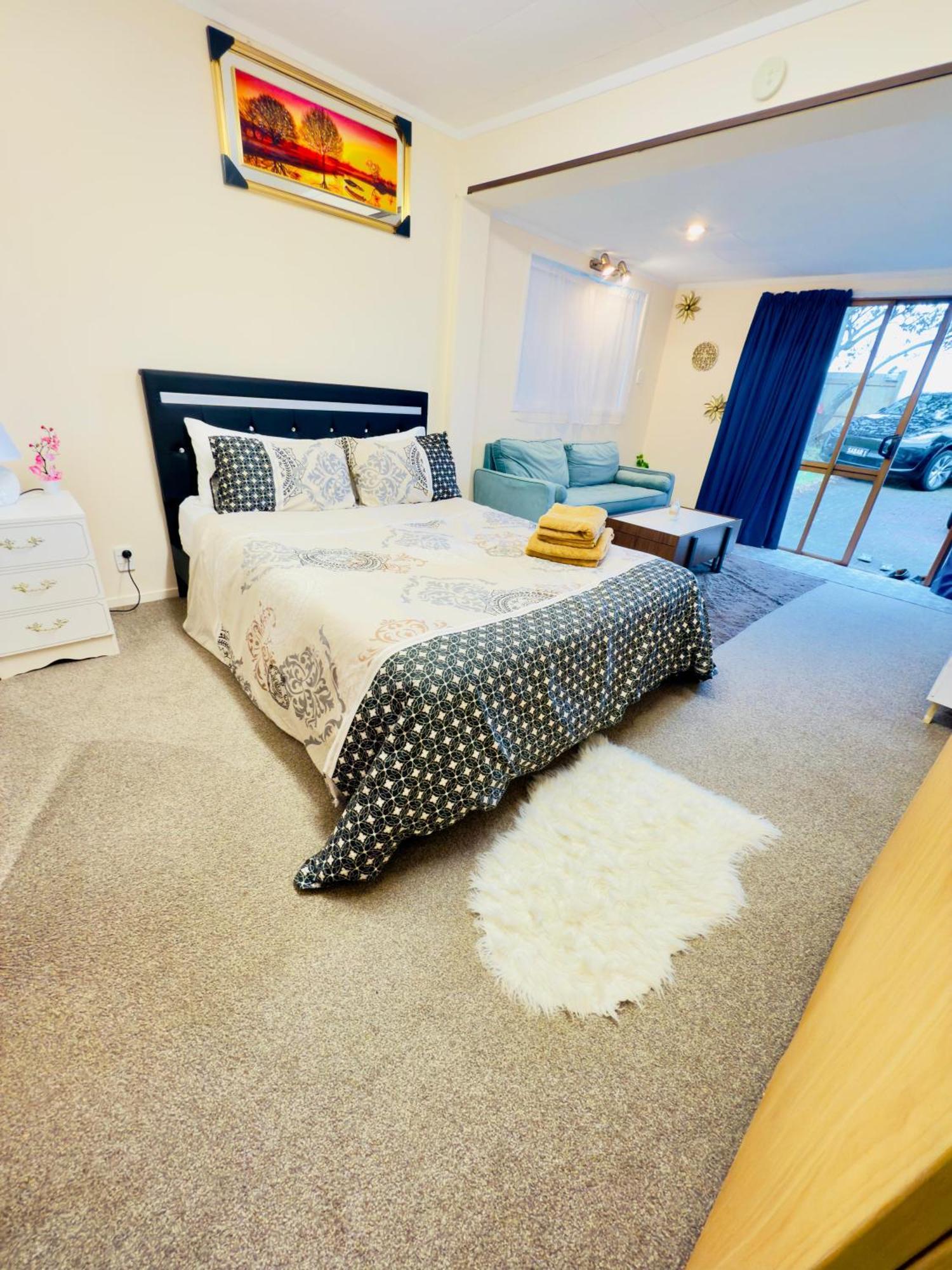 Two Bedroom Airport Flat Free Wi-fi Parking Peaceful Auckland
