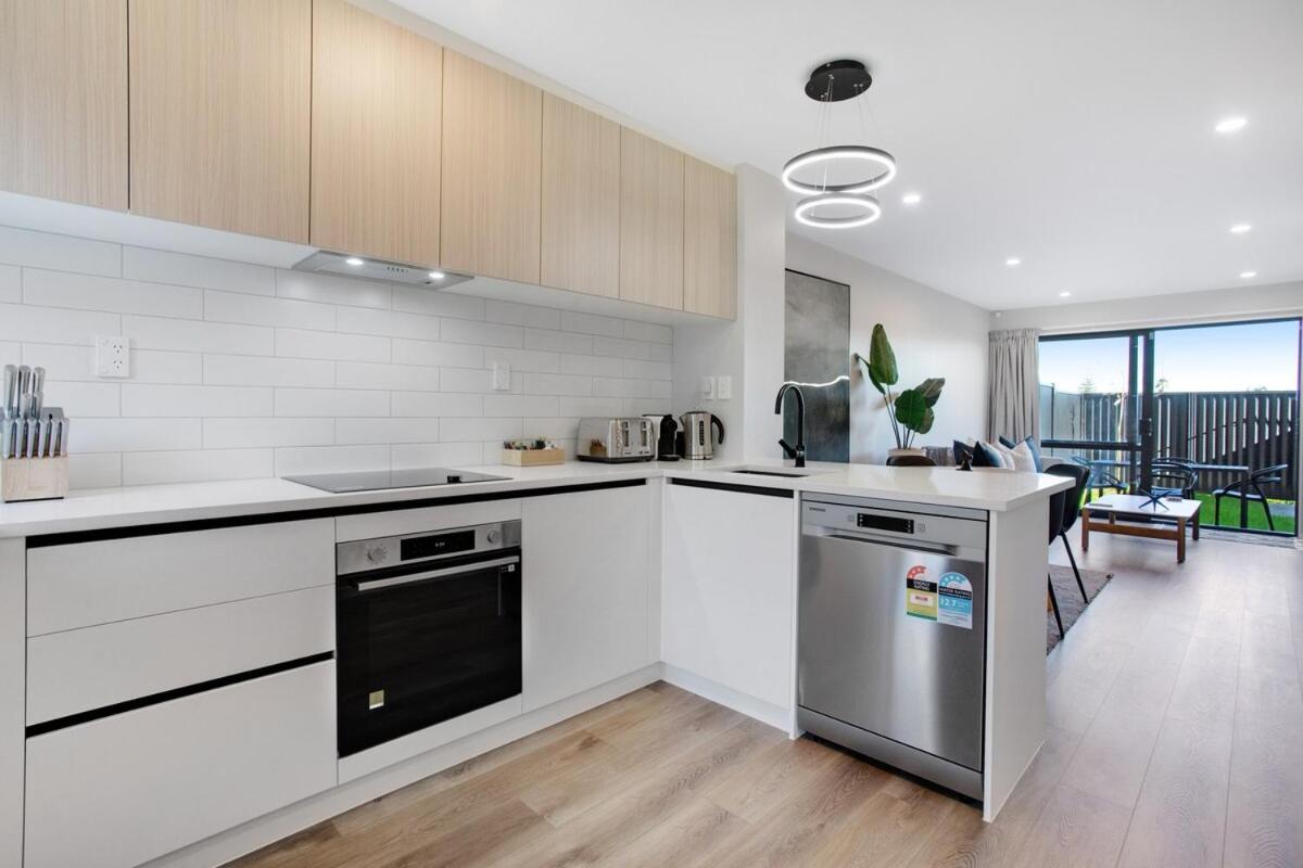 Fantastic Favona Style And Luxury 3 Bedroom And 2 Bath Holiday home Auckland