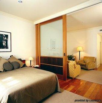 Rendezvous Heritage Hotel 4*
