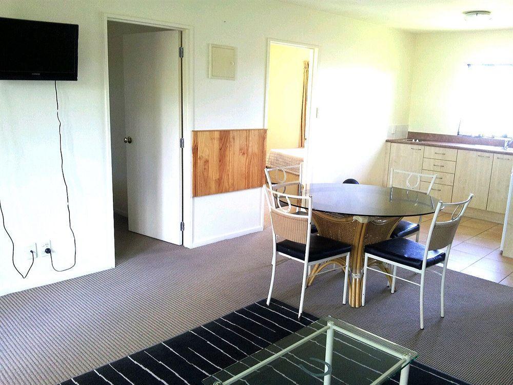 Avondale Motor Motel 3*