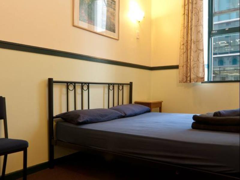 Queen Street Backpackers *