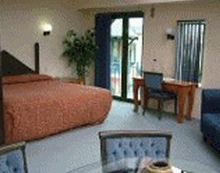 Parklane Motor Motel 4*